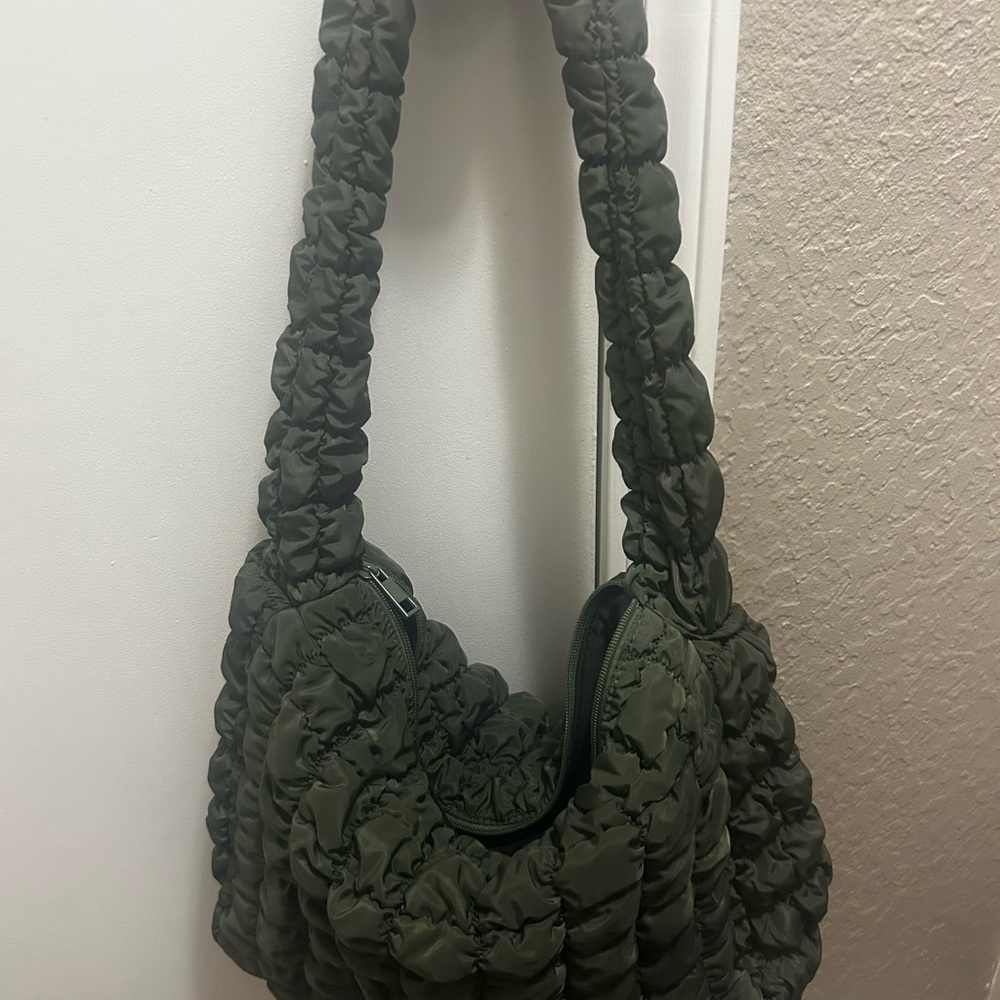 Stylish Green Quilted Shoulder Bag